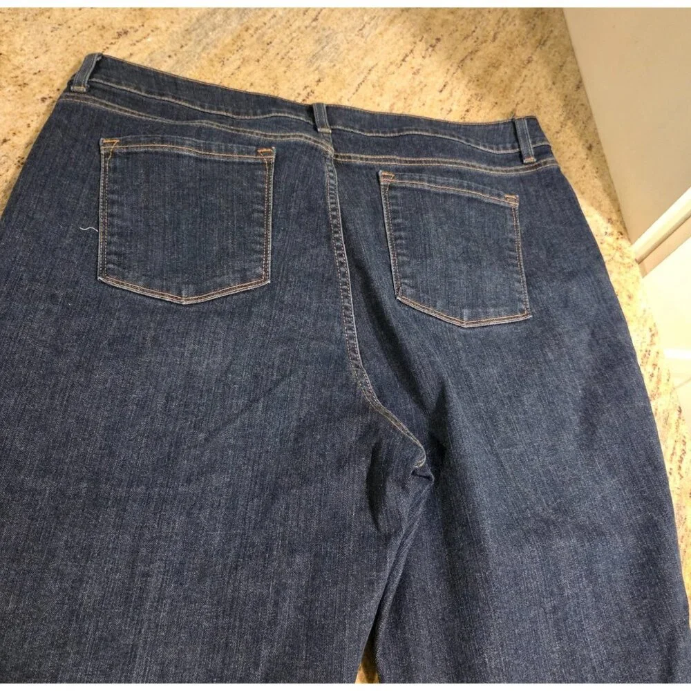 LL Bean Classic Fit Women's Plus Size 20 Blue Denim Crop Capri Jean 40x18
